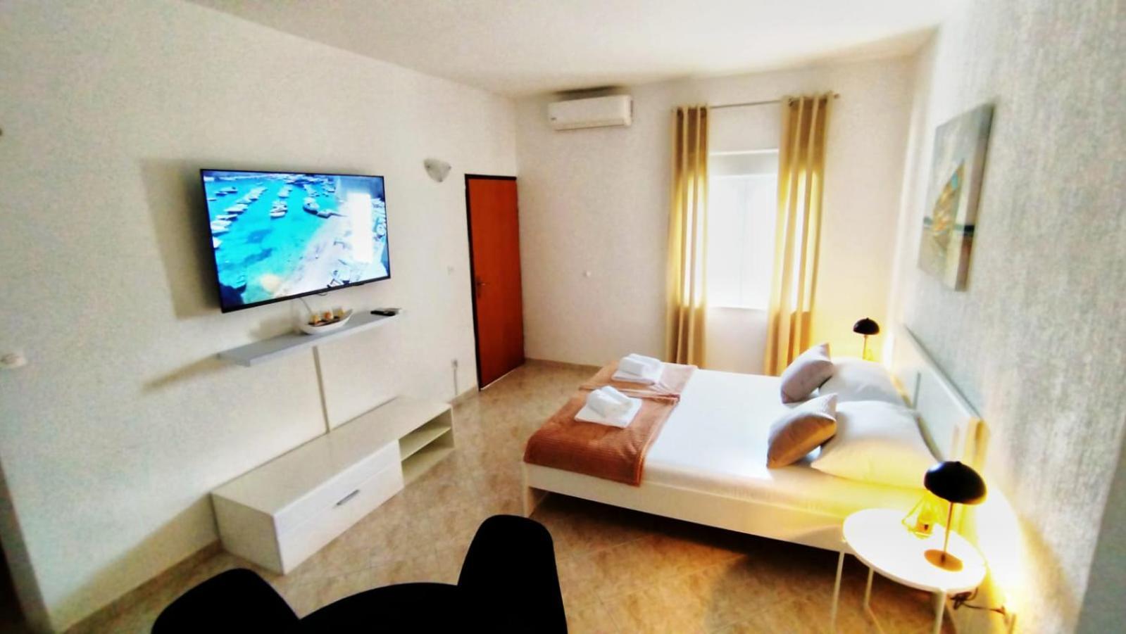 Apartments Ines ซัฟทัท ภายนอก รูปภาพ